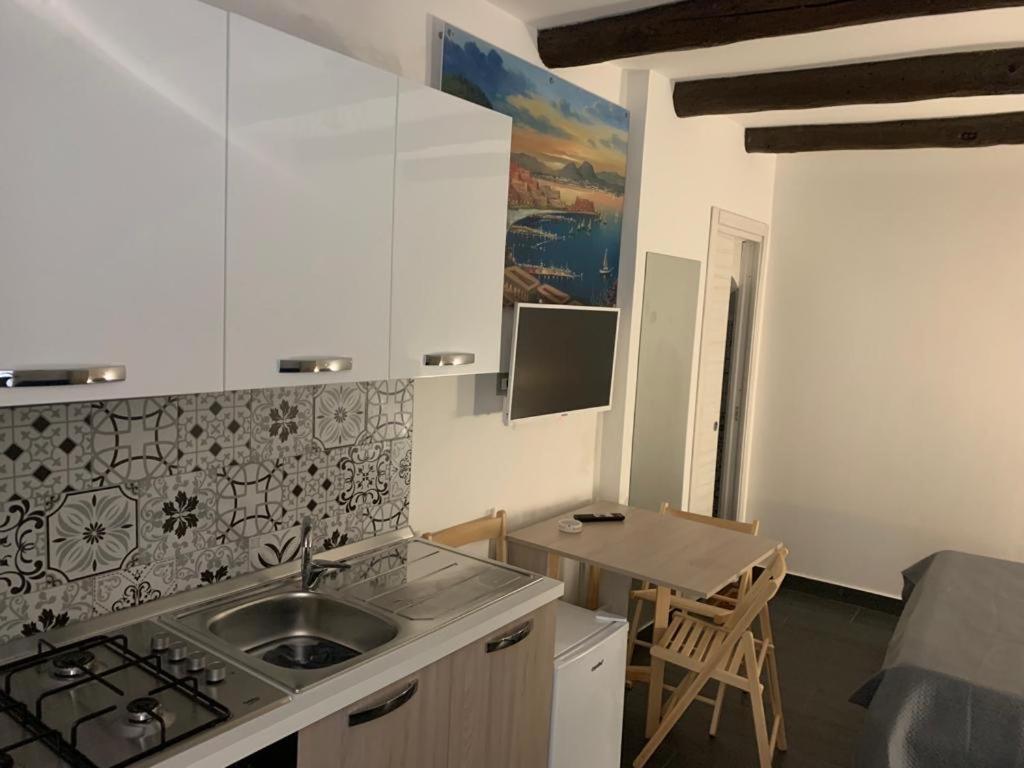 Viky House Chiaia Apartment Napoli Exterior foto