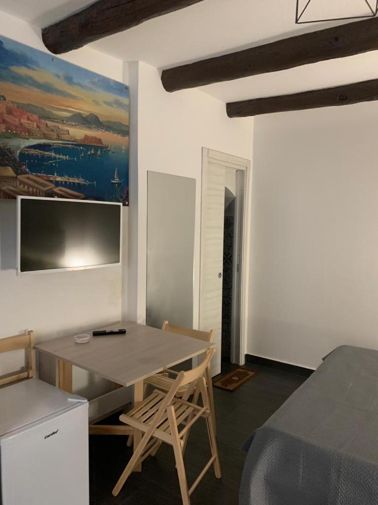 Viky House Chiaia Apartment Napoli Exterior foto