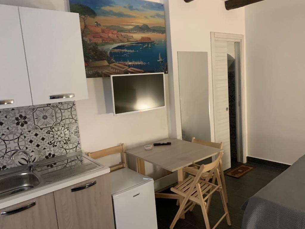 Viky House Chiaia Apartment Napoli Exterior foto