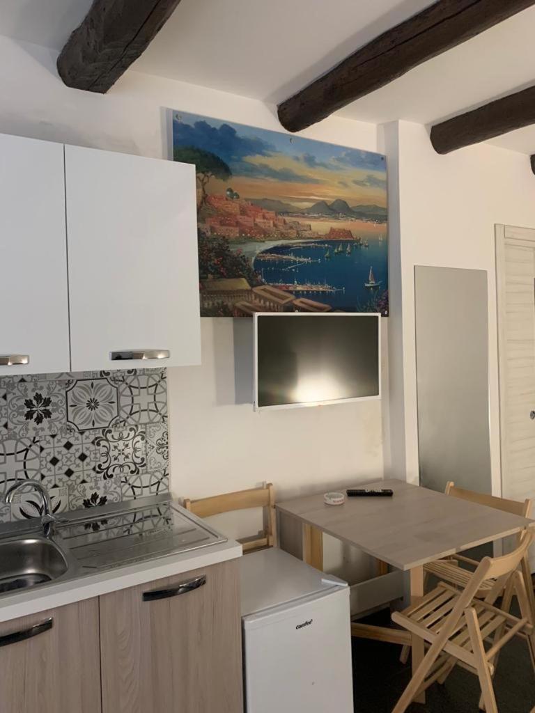 Viky House Chiaia Apartment Napoli Exterior foto