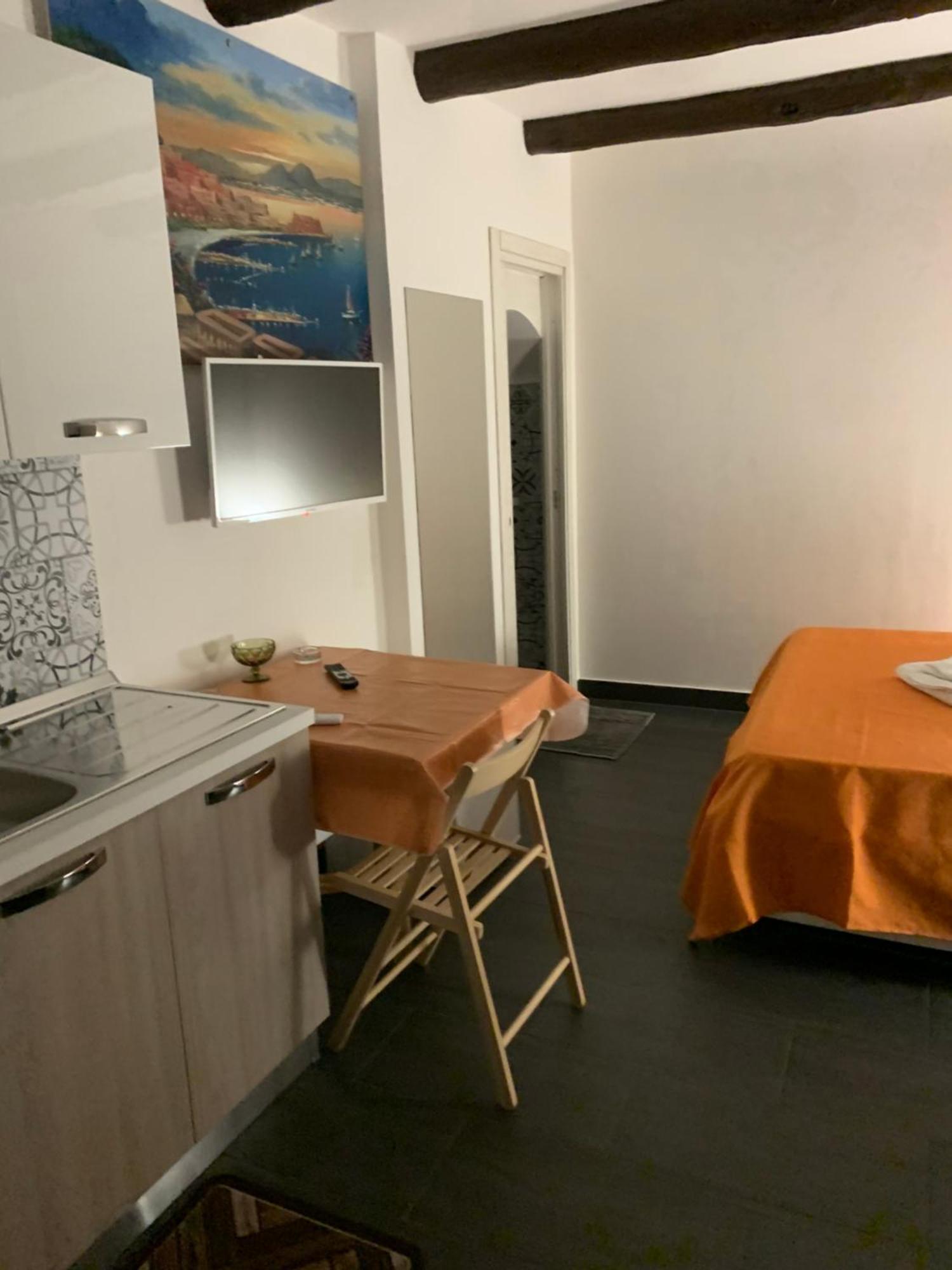 Viky House Chiaia Apartment Napoli Exterior foto